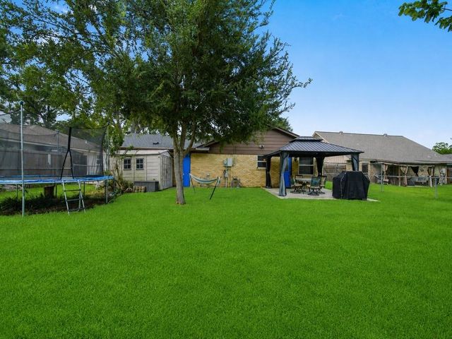 15714 Wandering Trail, Friendswood, TX 77546