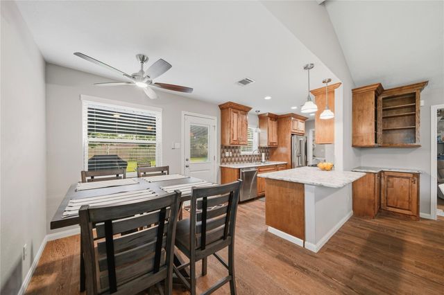 15714 Wandering Trail, Friendswood, TX 77546