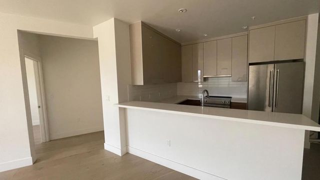 3535 Wawona Street 513, San Francisco, CA 94116
