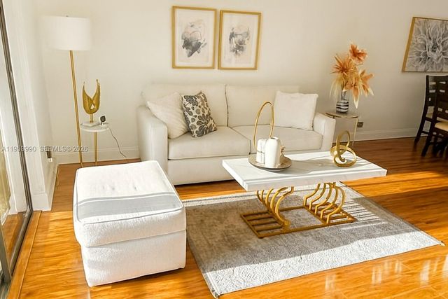 10405 Sunrise Lakes Boulevard 311, Sunrise, FL 33322