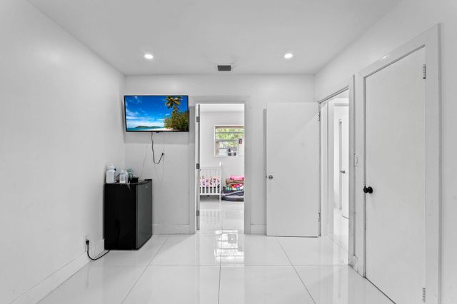 670 SW 29th Avenue, Fort Lauderdale, FL 33312