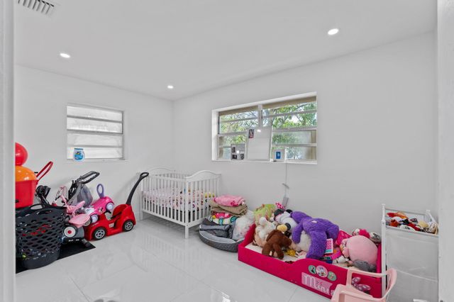 670 SW 29th Avenue, Fort Lauderdale, FL 33312