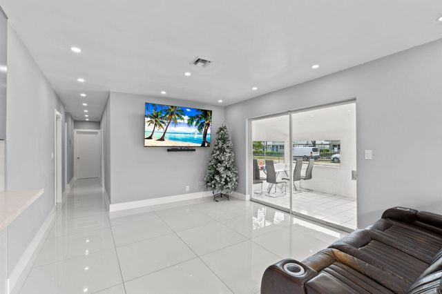 670 SW 29th Avenue, Fort Lauderdale, FL 33312