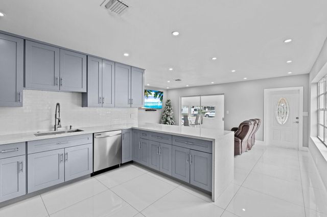 670 SW 29th Avenue, Fort Lauderdale, FL 33312