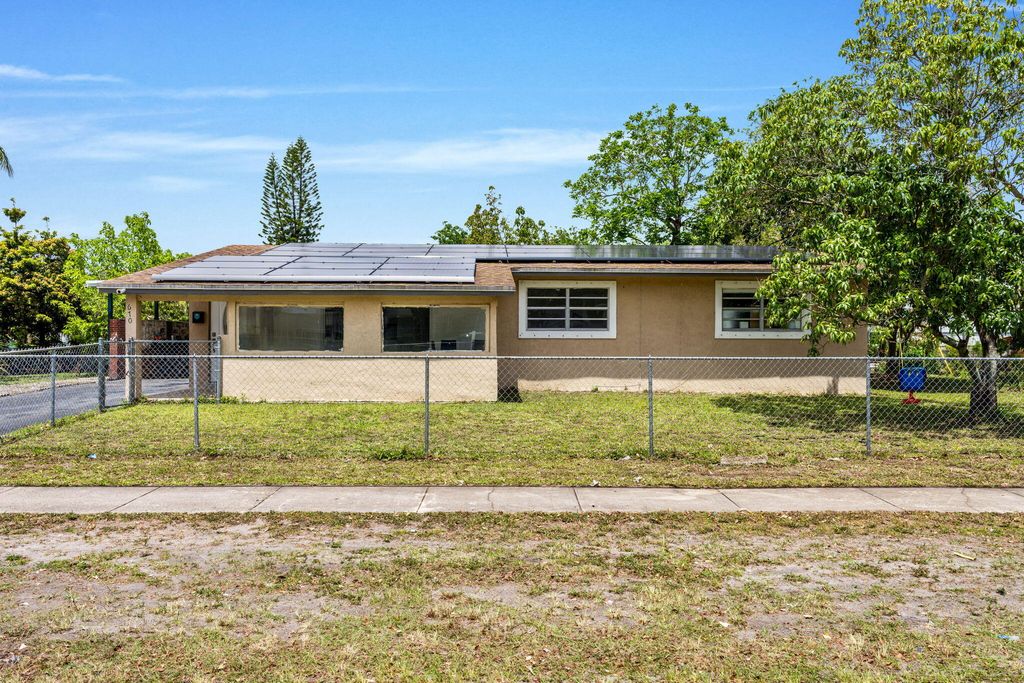 670 SW 29th Avenue, Fort Lauderdale, FL 33312
