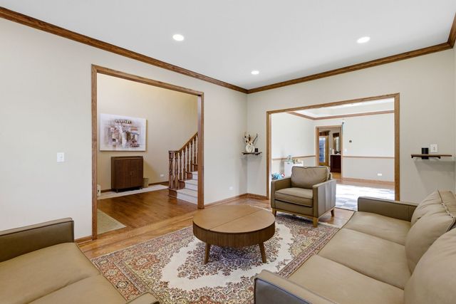 2501 Muirfield Court, St. Charles, IL 60174