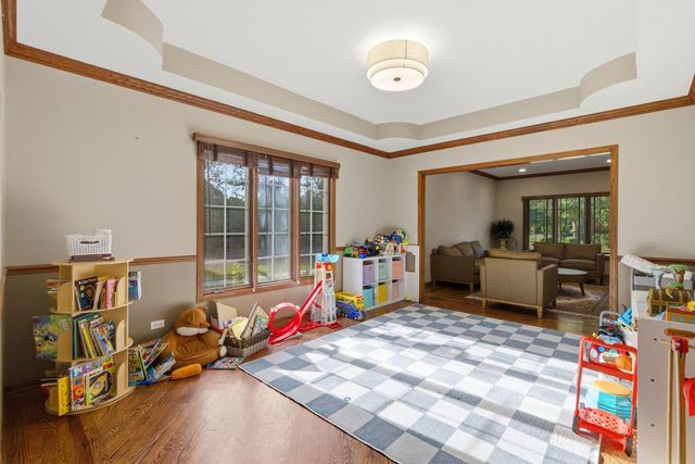 2501 Muirfield Court, St. Charles, IL 60174