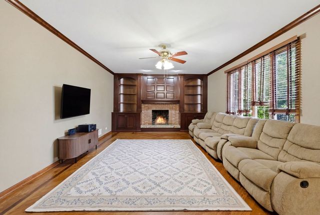 2501 Muirfield Court, St. Charles, IL 60174
