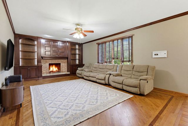 2501 Muirfield Court, St. Charles, IL 60174
