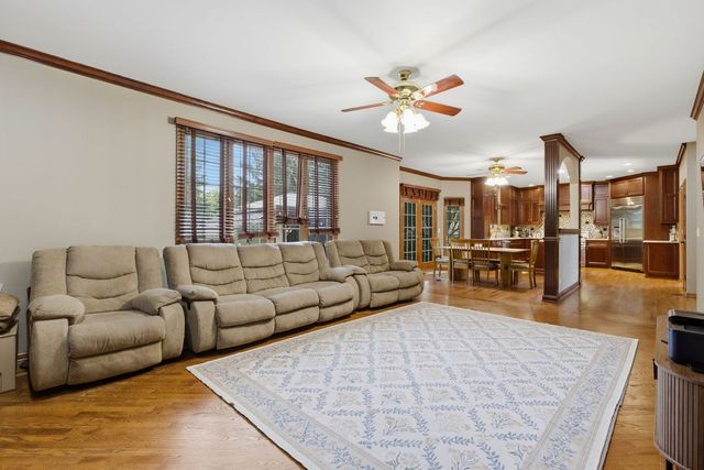 2501 Muirfield Court, St. Charles, IL 60174