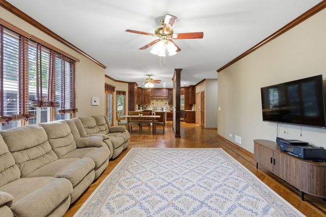 2501 Muirfield Court, St. Charles, IL 60174