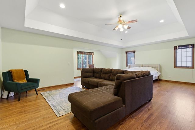 2501 Muirfield Court, St. Charles, IL 60174