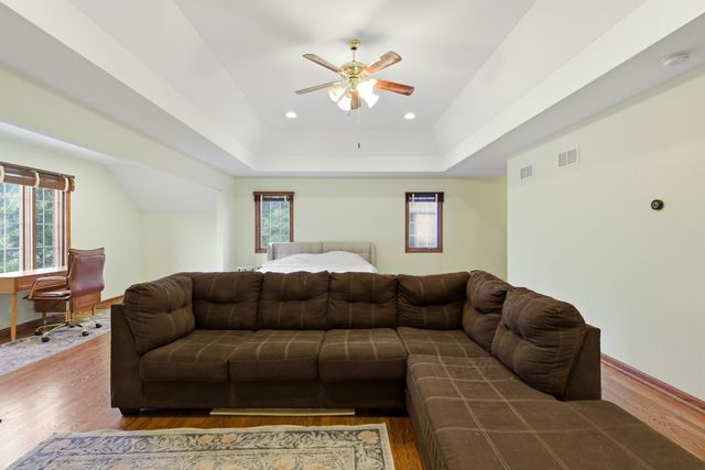 2501 Muirfield Court, St. Charles, IL 60174
