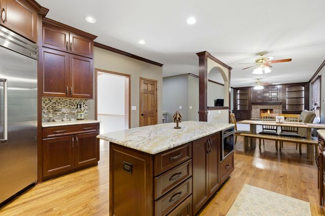 2501 Muirfield Court, St. Charles, IL 60174
