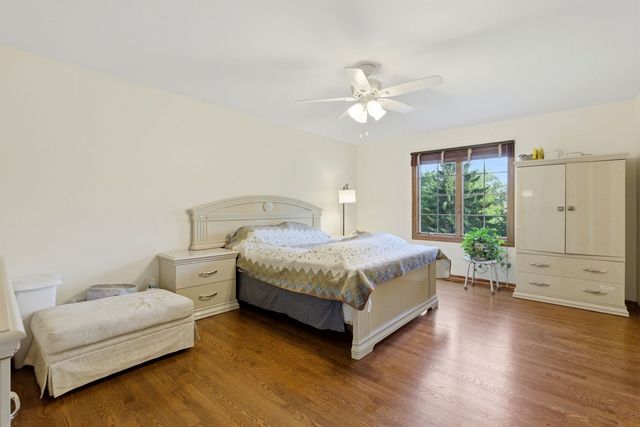 2501 Muirfield Court, St. Charles, IL 60174