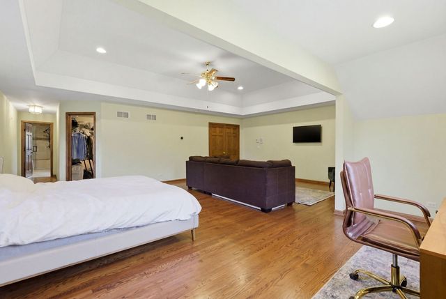 2501 Muirfield Court, St. Charles, IL 60174