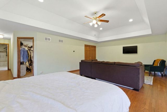 2501 Muirfield Court, St. Charles, IL 60174