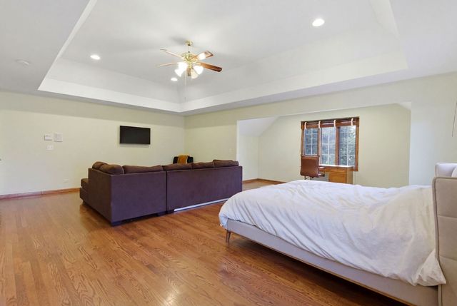 2501 Muirfield Court, St. Charles, IL 60174