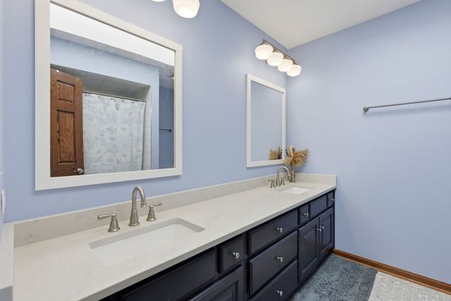 2501 Muirfield Court, St. Charles, IL 60174