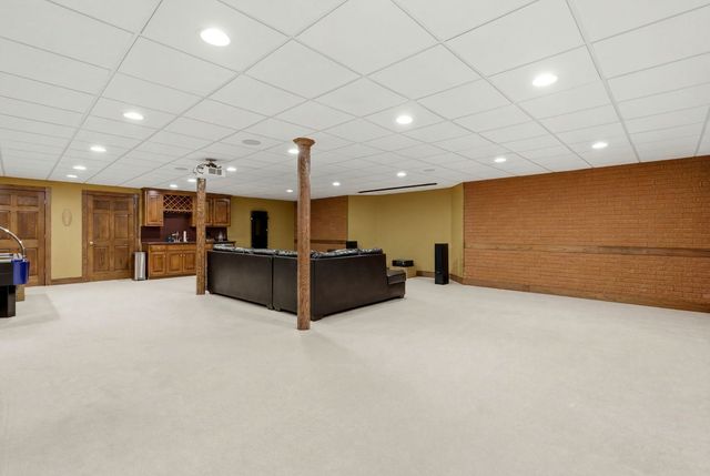 2501 Muirfield Court, St. Charles, IL 60174