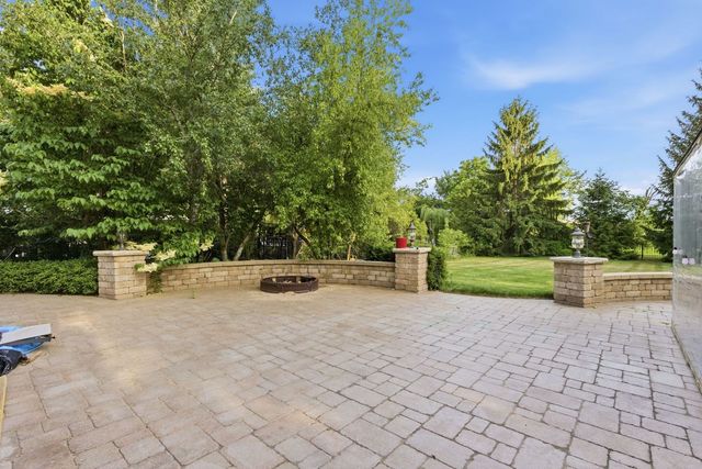 2501 Muirfield Court, St. Charles, IL 60174