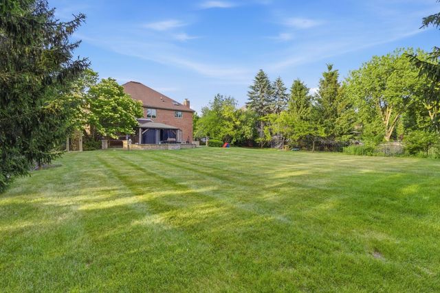 2501 Muirfield Court, St. Charles, IL 60174
