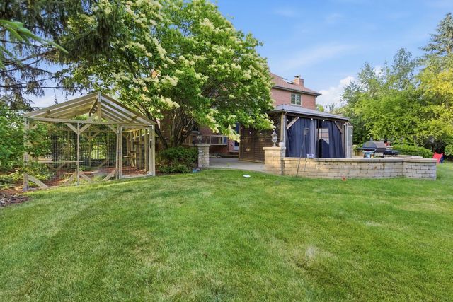 2501 Muirfield Court, St. Charles, IL 60174