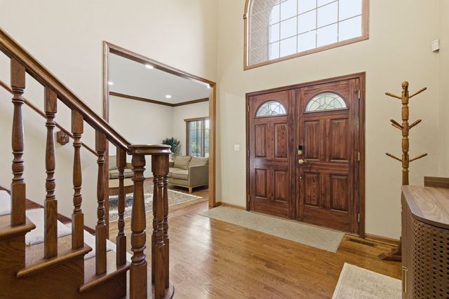 2501 Muirfield Court, St. Charles, IL 60174