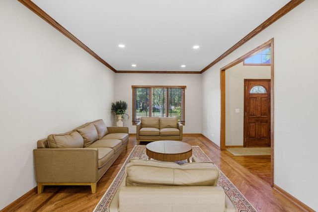 2501 Muirfield Court, St. Charles, IL 60174