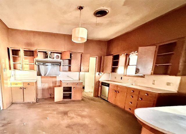 403 Jester, Coolidge, TX 76635