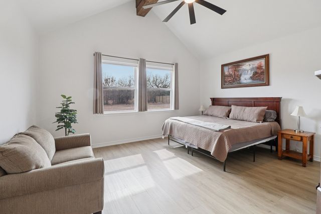 165 Rolling Bend Road, Alvord, TX 76225