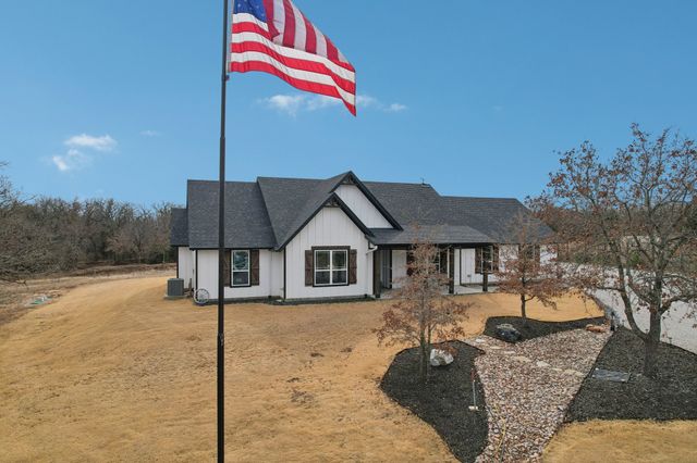 165 Rolling Bend Road, Alvord, TX 76225