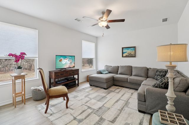 165 Rolling Bend Road, Alvord, TX 76225