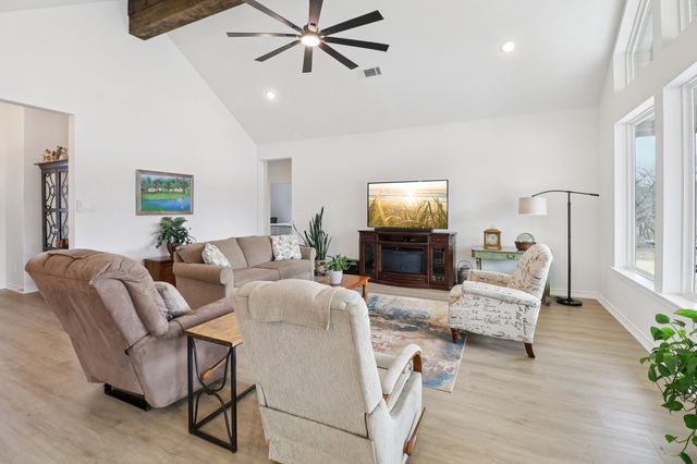 165 Rolling Bend Road, Alvord, TX 76225