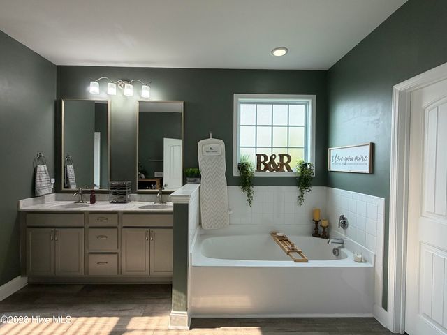 95 St Lawrence Drive, Rocky Point, NC 28457
