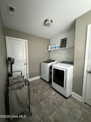 95 St Lawrence Drive, Rocky Point, NC 28457
