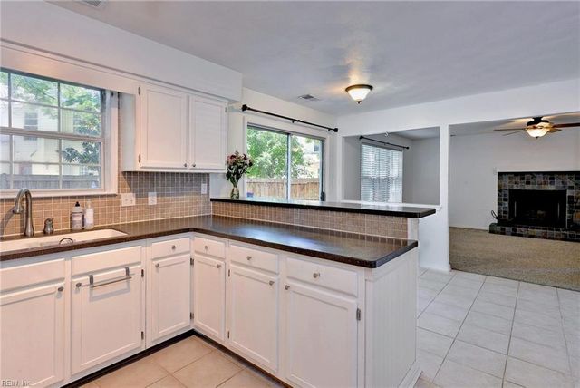 1596 Winthrope DR, Newport News, VA 23602
