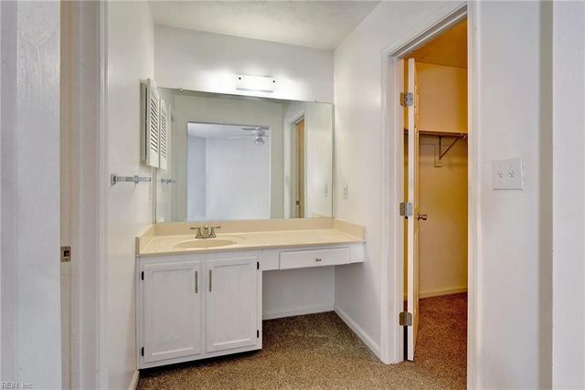 1596 Winthrope DR, Newport News, VA 23602