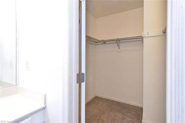 1596 Winthrope DR, Newport News, VA 23602