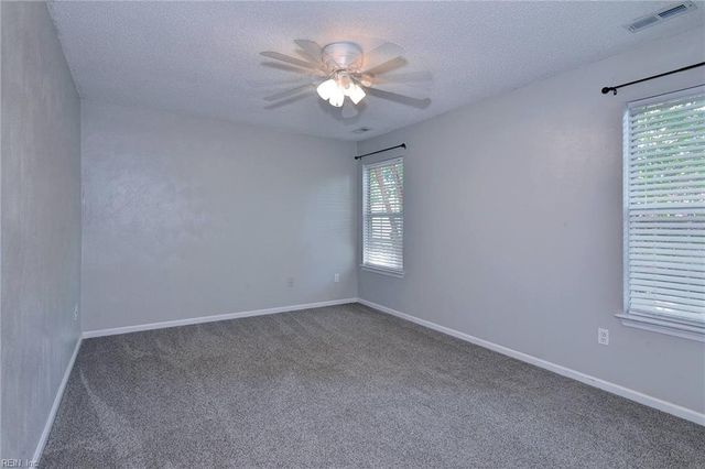 1596 Winthrope DR, Newport News, VA 23602