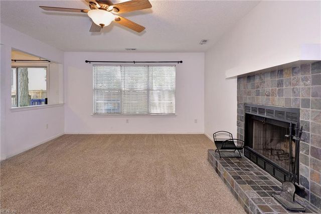 1596 Winthrope DR, Newport News, VA 23602