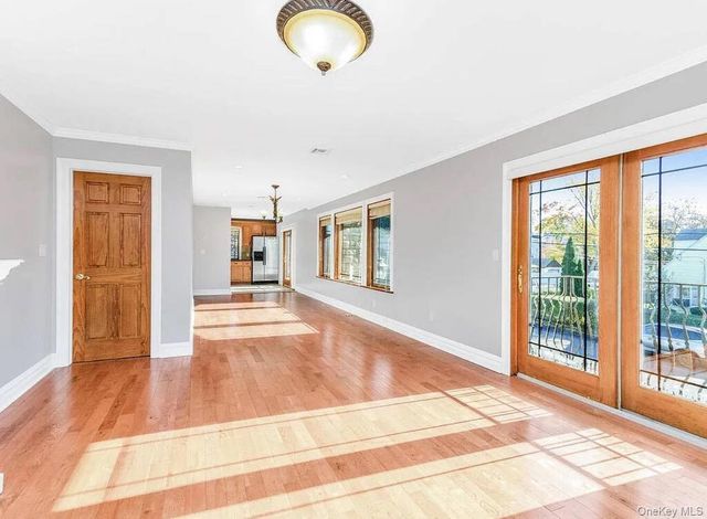 113 Maple Place 2nd Floor, Yonkers, NY 10704