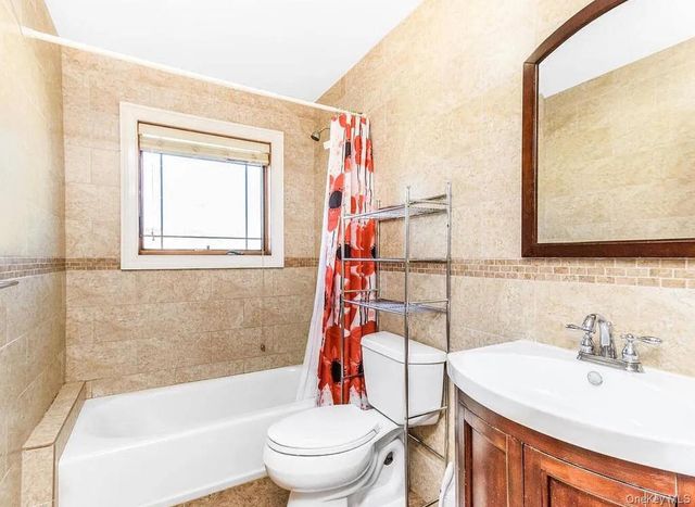 113 Maple Place 2nd Floor, Yonkers, NY 10704