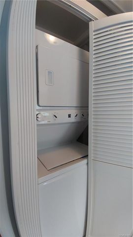 113 Maple Place 2nd Floor, Yonkers, NY 10704