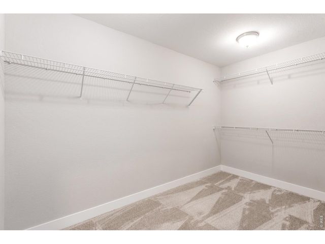 813 Grandview Mdws Dr, Longmont, CO 80503