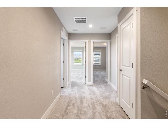 813 Grandview Mdws Dr, Longmont, CO 80503