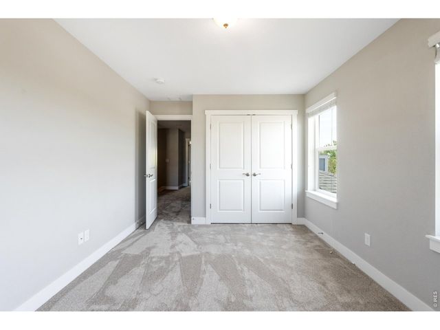 813 Grandview Mdws Dr, Longmont, CO 80503