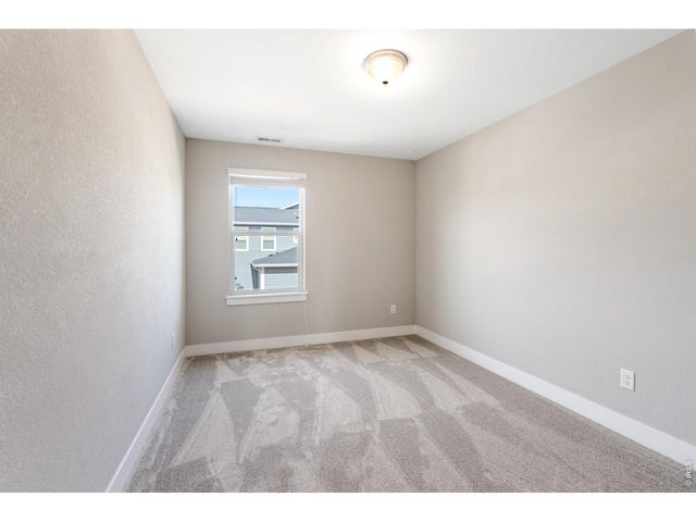 813 Grandview Mdws Dr, Longmont, CO 80503