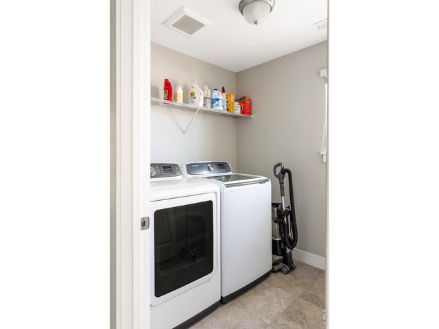 813 Grandview Mdws Dr, Longmont, CO 80503