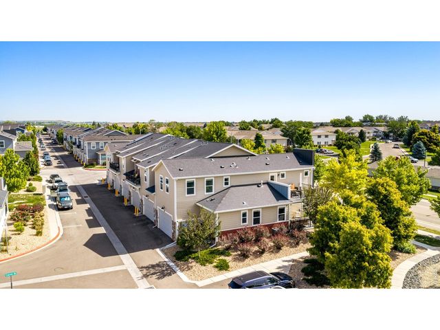 813 Grandview Mdws Dr, Longmont, CO 80503